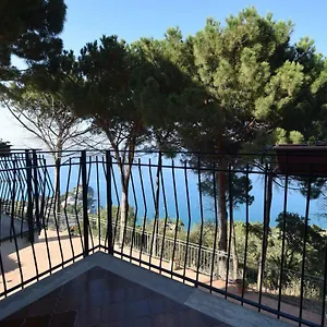 Alba Tra I Pini Bed & Breakfast Cefalu
